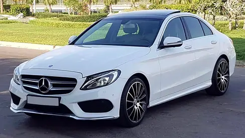LOVELY MERCEDES C200 ,, GCC SPECS ,, TOP RANGE ,, POWERFUL ENGINE,, LOW MILEAGE
