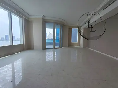 Luxurious and spacious 3 BHK, Gym, pool AC Parking free