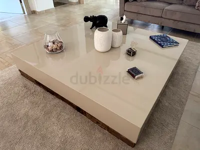 Marina coffee table, light finish, good condition