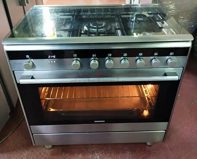 Siemens Digital 5 Burner Full Gas Cooker Range. Made Italy