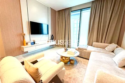 Exclusive | Upgraded | High Floor