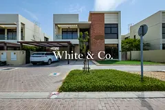 Single Row | Exterior Maids | Malibu Bay