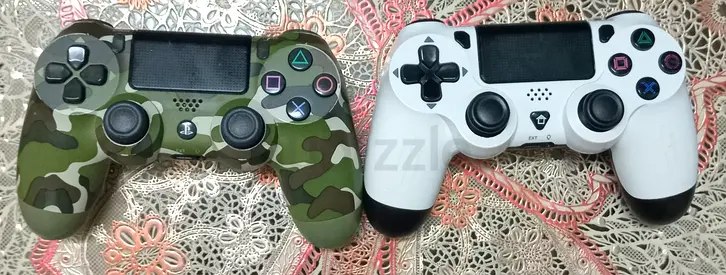 PlayStation 4 controllers