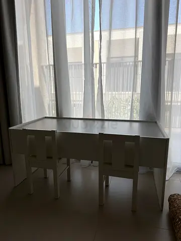 White dining table with two matching stools - good condition
