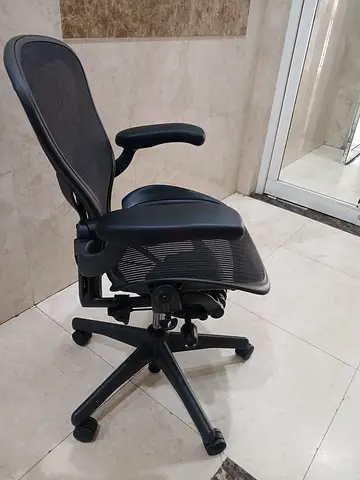 Selling Herman Miller Aeron Chair. Good condition only little use