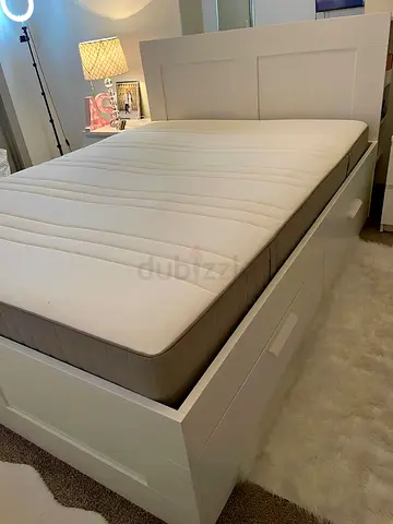ikea bed with mattress/queen size