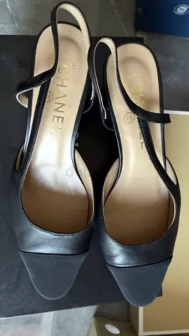 Female small heel Black leather slingback heels, gently used, size 39