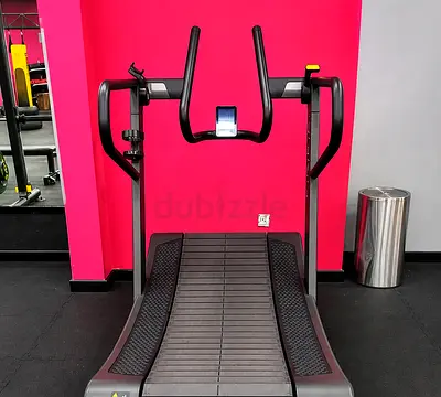 Curved Manual Treadmill with Digital Display — Good Condition