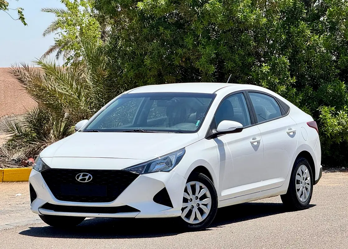 Hyundai Accent 2023 — photo 1 of 15
