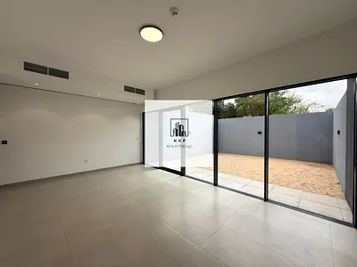 Spacious luxurious 2bhk townhouse closed kitchen made room all master bedrooms with garden