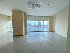 Owner AC | Parking | Gym &amp; Pool | Built-in wardrobes | Panoramic view of Al Khan Sea | Dubai exi