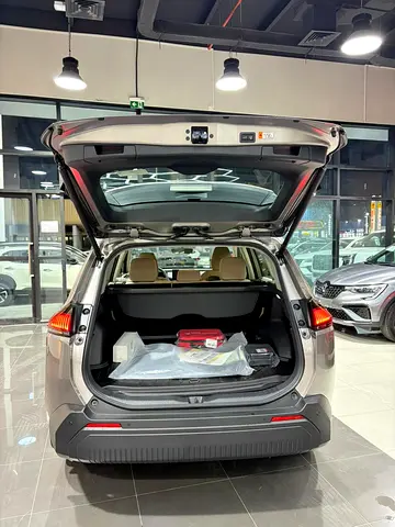 Toyota RAV4 XLE, миниатюра 18