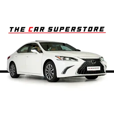 Lexus Es 300h-GCC- warranty valid till December 2028