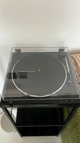 Audio‑Technica Turntable with Dust Cover (Good Condition)