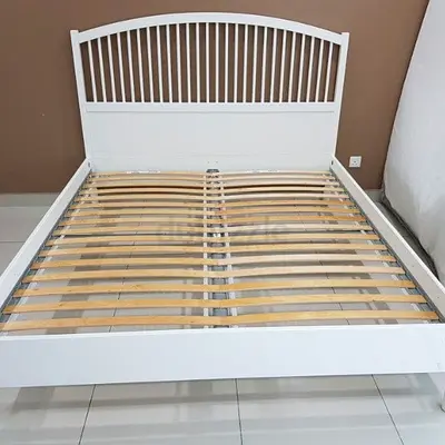 Ikea malm King size bed with matters