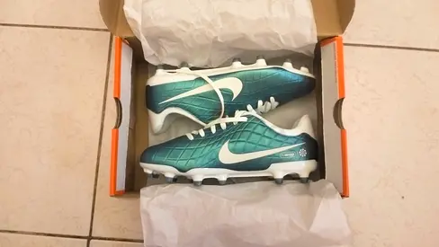 Nike Tiempo Legend Soccer Cleats - Size 38.5 - emerald
