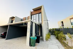 PREMIUM LOCATION | AMENITIES FACING | WELL MAINTAINED