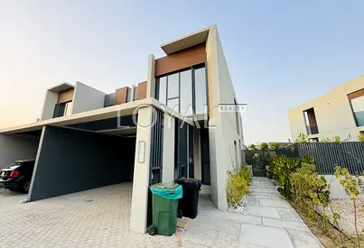 PREMIUM LOCATION | AMENITIES FACING | WELL MAINTAINED