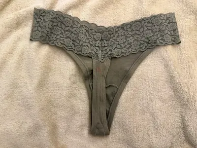 Female thongs