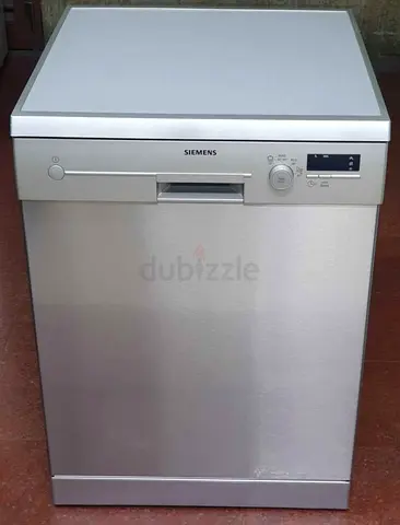 Siemens Freestanding Stainless Steel Dishwasher - Good Working Condition