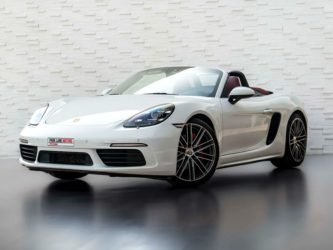 Porsche Boxster 2017 — photo 1 of 19