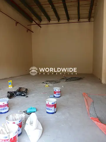 مستودع جديد كليًا ||| المساحة الإجمالية ٢٠٠٠ قدم مربع (مع طابق ميزانين) ||| ٢٠ كيلوواط ||| الإيجار ٩٥٠٠٠ درهم إماراتي