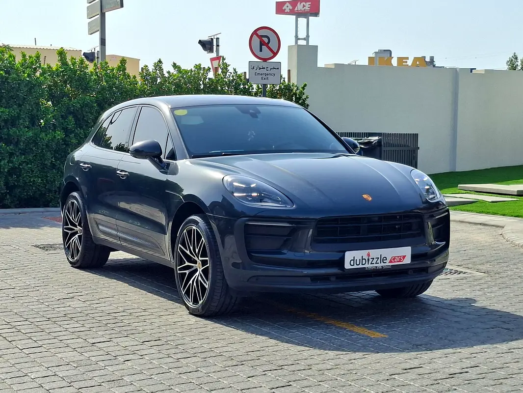 Porsche Macan 2023 — photo 1 of 15