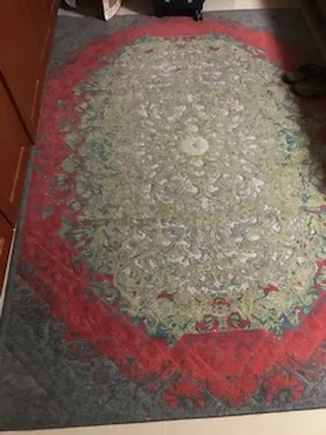 Carpet , size: 160*230-leaving out sale (location: Al Mamzar Dubai area)