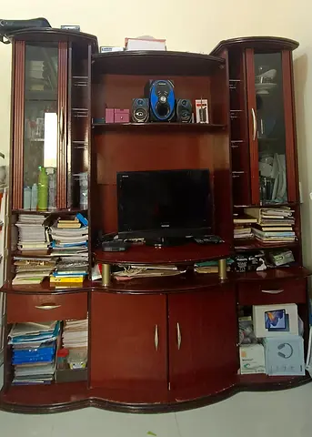 Showcase for sale! Throwaway Price! Only 100Dhs!