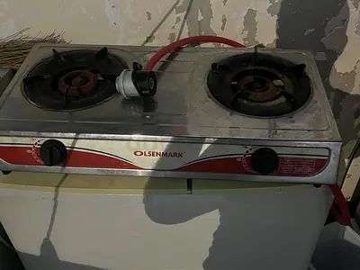 Gas cylinder and stove