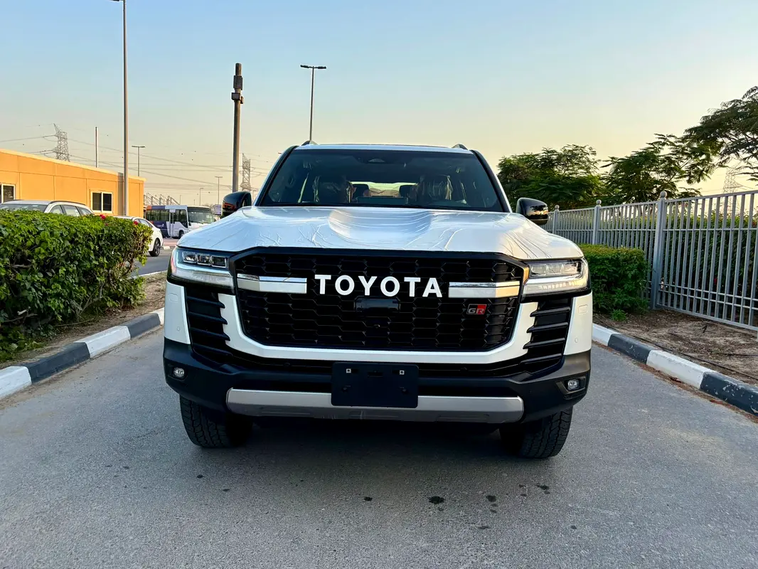 Toyota Land Cruiser 2026 — photo 1 of 20