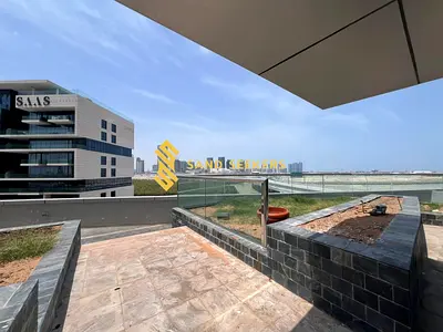 Spectacular Living ! High-Class Location ! Inquire
