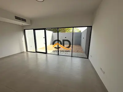 Single Row | Elegant 2 Bed Townhouse | Maid Room