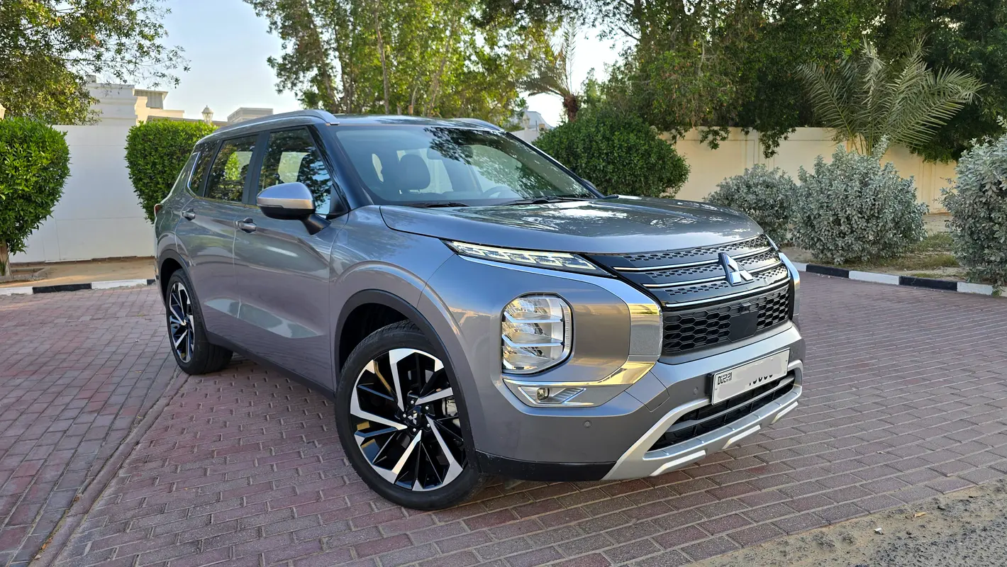 Mitsubishi Outlander 2024 — photo 1 of 16