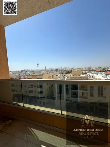 Luxury apartment with 1 master bedroom, very spacious hall, equipped kitchen, 2 bathrooms, full maintenance by owner, near services. Best price in Aj