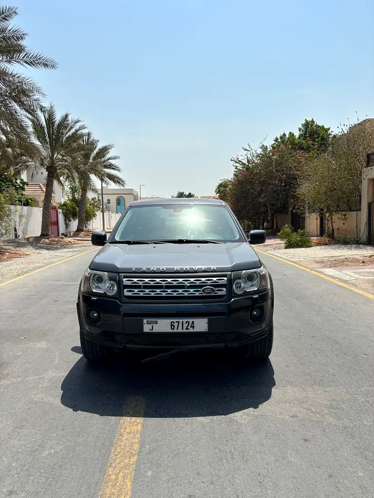 Land Rover LR2 2011 — photo 1 of 11