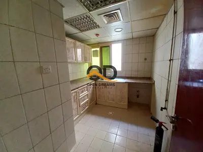 (( BIG HALL MUWAILIH BUS STATION)) FAMILY BUILDING BIG OFFER 2 BHK 2 WASHROOM ONLY 40k PRIME LOCATI