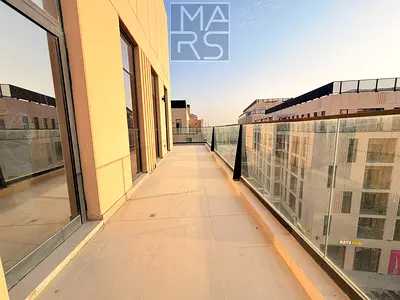 Lavish | 2 master bedroom | Maids room | Terrace