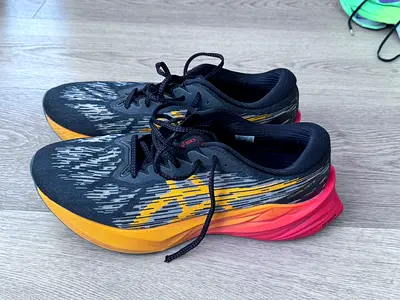 ASICS RUNNING SHOES