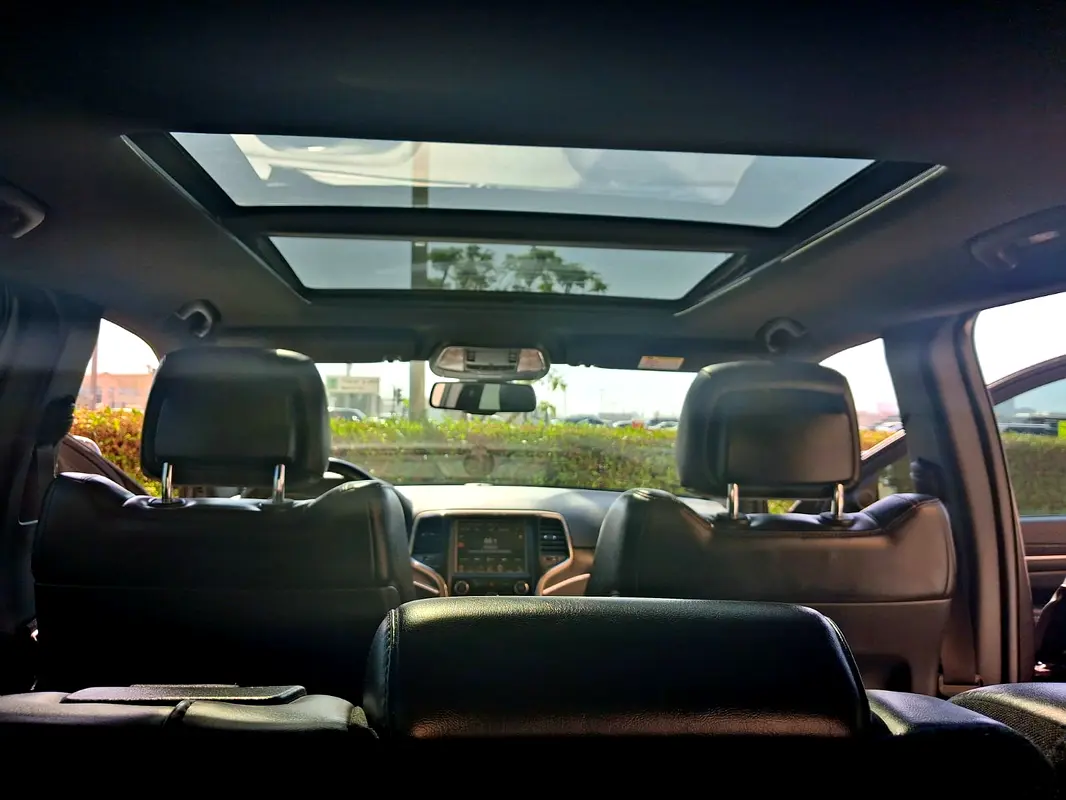 Jeep Grand Cherokee 2015 — photo 1 of 19