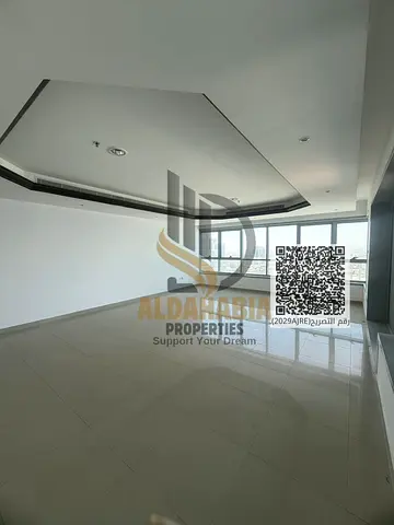 🏢 شقة غرفتين في كورنيش تاور | إطلالة جزئية + 60,000 سنوياً