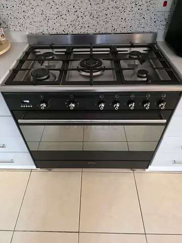 SMEG Dual Combination Stove Barely Use Same As New