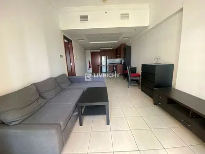Lake View | 3 Min to Metro | Big Layout
