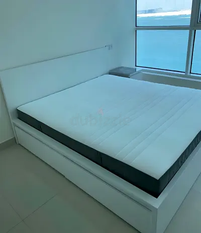 Ikea malm king size bed with ikea mattress (180*200)