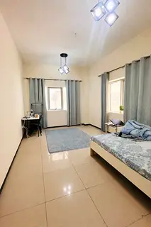 BIG MASTER BEDROOM WITH ATTACHED BATHROOM AVAILABLE FOR RENT BUR DUBAI