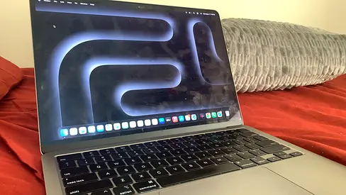 MacBook Air M2 2022 13-inch 8gb ram + 256 go storage