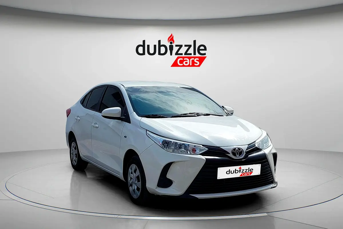 Toyota Yaris 2022 — photo 1 of 15