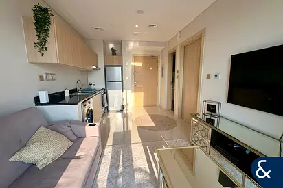 Furnished I 12 Cheques I Close to Mall