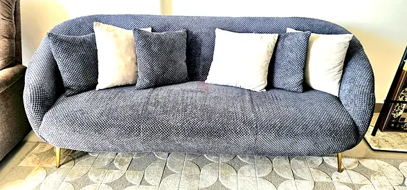 Modern Very Good Condition Curved Comfortable 3 Seater Sofa Navy Blue Velvet Upholstery