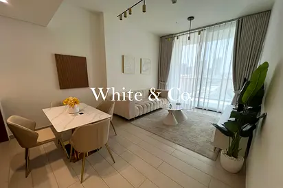 6 Chqs | Furnished | Modern| Appliances